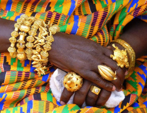 Ashanti Gold | Ashanti gold rings and bracelets | Photo via Loco Moda