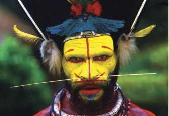 Huli-Man-In-Papua-New-Guinea-with-nose-ornament