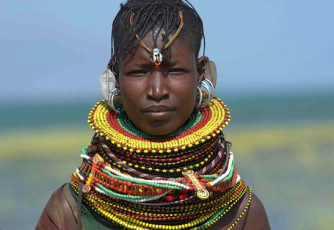 Turkana-woman-with-earrings