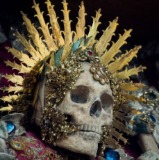Catacombs Saints | Bejewelled Skeleton | Photo Paul Koudounaris