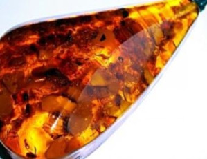 Amber | Polybern faux amber | Picture by Amber gallery | Pinterest