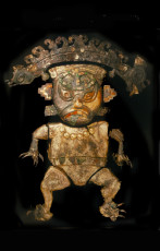 Picture40-Large-silver-and-gilded-copper-figure-from-the-tomb-of-the-old-Lord-of-Sipan-1