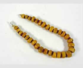 Amber-an-gold-necklace