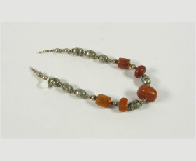 Amber-and-silver-necklace-3