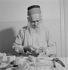 Jewish silversmith in Yemen